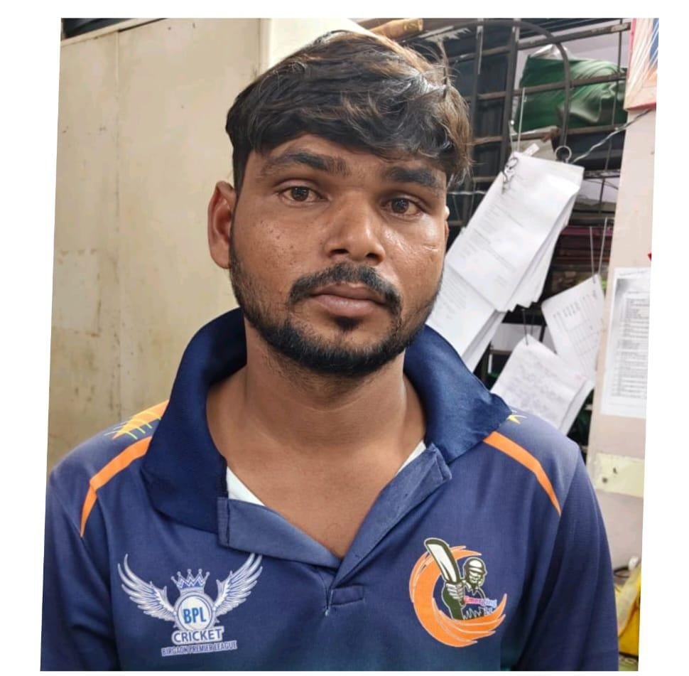 धारदार चापड़ लहराने वाला युवक गिरफ्तार, रायपुर पुलिस की त्वरित कार्रवाई