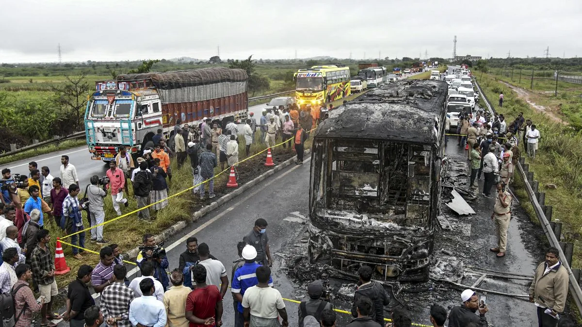 कुरनूल बस हादसा: फॉरेंसिक रिपोर्ट से खुलासा, दोनों बाइक सवार थे नशे में, जांच में आए नए तथ्य
