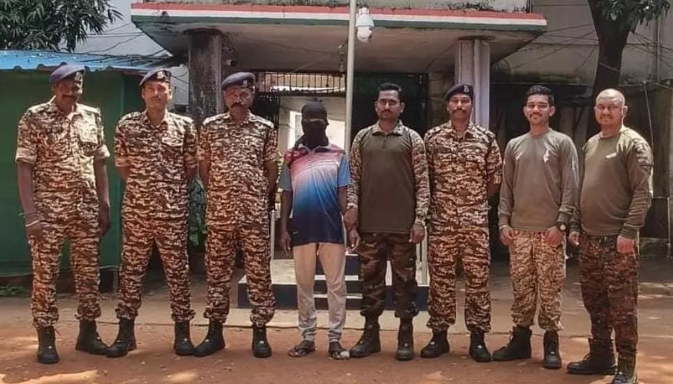 Kanker:पखांजूर में पुलिस को बड़ी सफलता, कुख्यात नक्सली चैनू गिरफ्तार