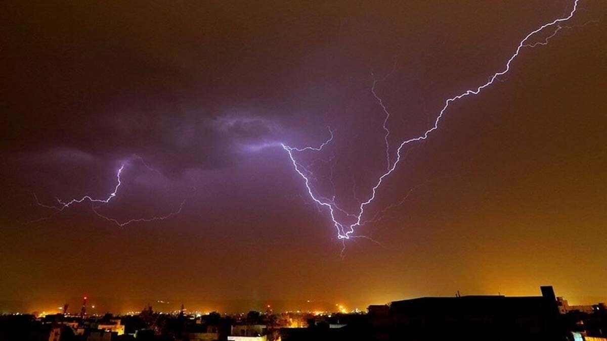 छत्तीसगढ़ में आंधी-तूफान के दौरान आकाशीय बिजली गिरने से 6 लोगों की मौत