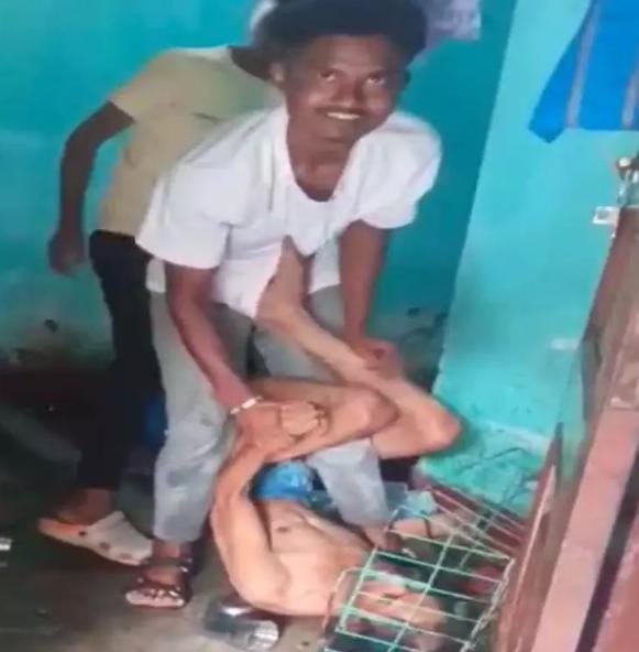Surajpur : भांजे ने मामा को बनाया बंधक, बेरहमी से की पिटाई, वीडियो वायरल