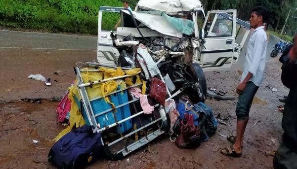 Kawardh में भीषण सड़क हादसा: बोलेरो-ट्रक की टक्कर में 5 की मौत, इलाके में दहशत