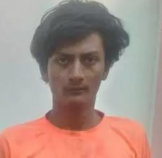 Dhamtari में शराब दुकान चोरी का आरोपी गिरफ्तार: पुलिस ने 24 घंटे में सुलझाई चोरी की गुत्थी