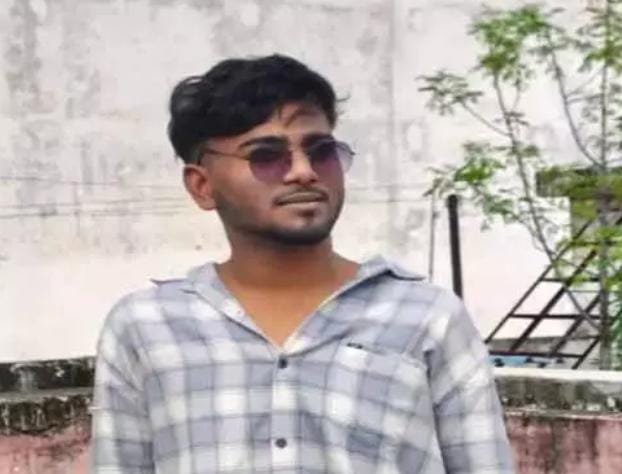 Bilaspur में दर्दनाक हादसा: तेज रफ्तार ट्रेलर ने बाइक सवार छात्र को कुचला, मौके पर मौत