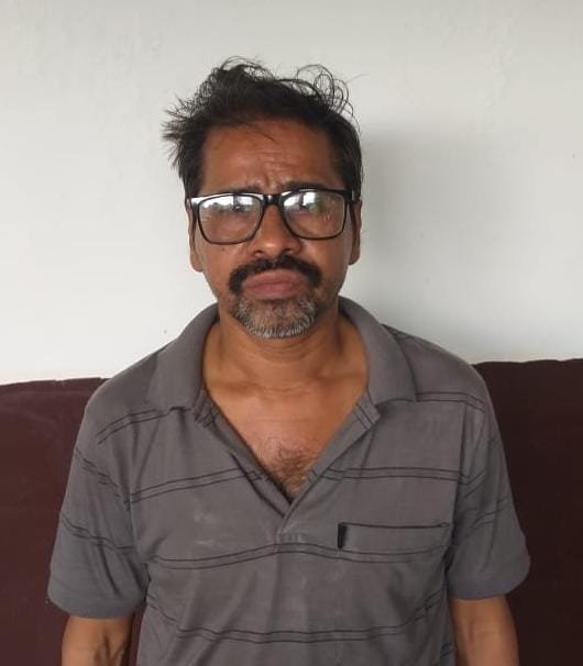 Dhamtari: पुलिस ने किया अवैध पान मसाला फैक्ट्री का भंडाफोड़, मशीन और 14 लाख का सामान जब्त