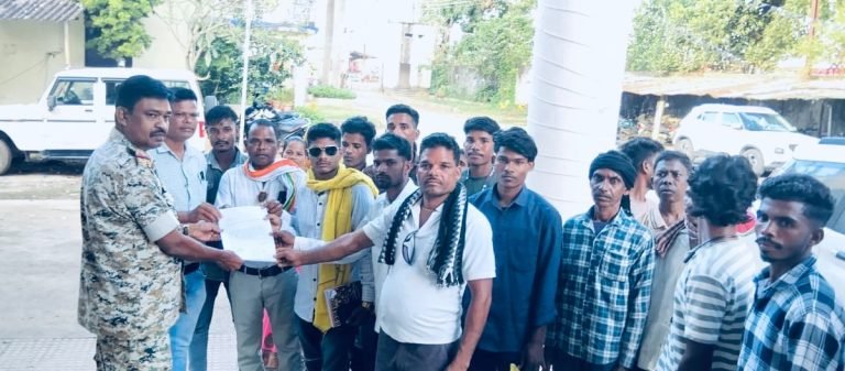 बीजापुर के 18 मजदूर कर्नाटक में बनाए गए बंधक, परिजनों ने पुलिस से की सुरक्षित रिहाई की मांग