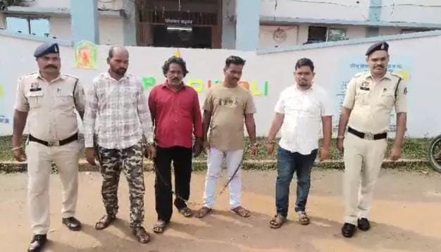 Raipur: खरोरा में जुआ रोकने गए युवक पर हमला, आरोपियों को पुलिस ने किया गिरफ्तार