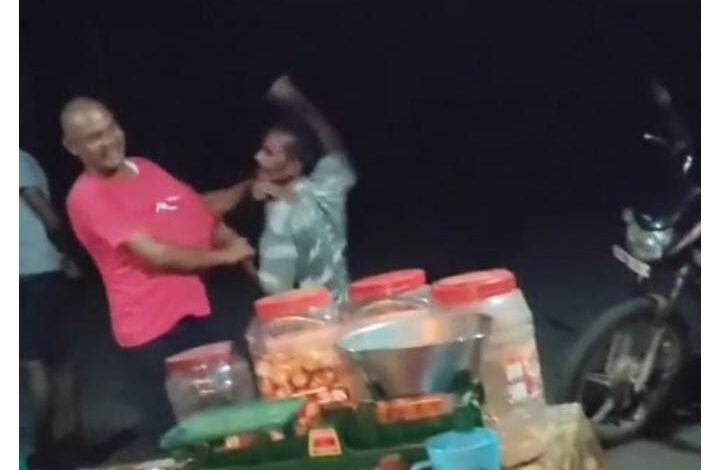 Balrampur: वाड्रफनगर में नशे में धुत पुलिसकर्मियों की पिटाई का वीडियो वायरल