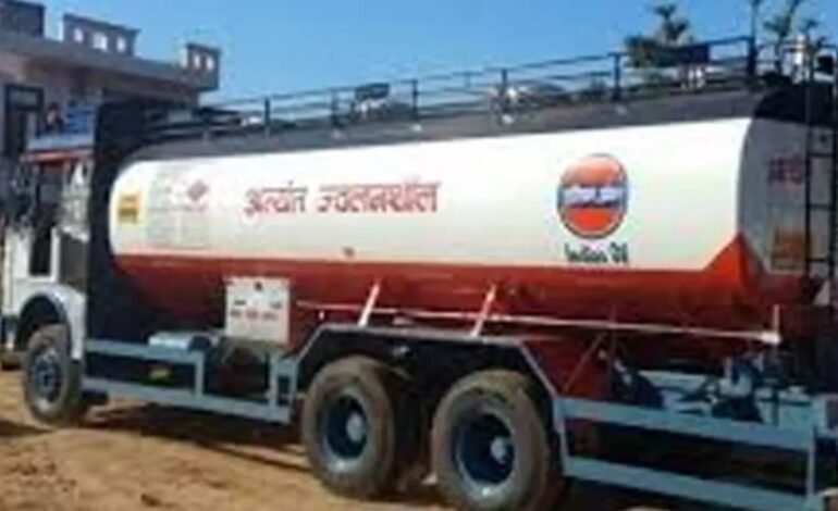 Raipur में 26 हजार लीटर Petrol-Diesel जेब्त, अवैध तेल यार्ड का पर्दाफाश