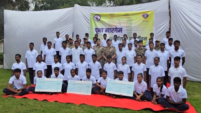 Bijapur: नक्सलवाद पर बड़ी चोट… 51 नक्सलियों ने किया आत्मसमर्पण, 20 पर था 66 लाख का इनाम