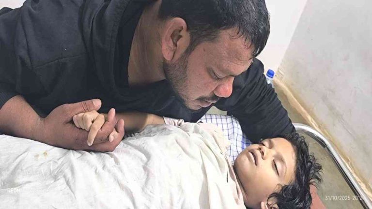 Abhanpur: अभनपुर छत से गुजरे हाईटेंशन तार की चपेट में आने से 8 वर्षीय मासूम की मौत, लोगों में आक्रोश