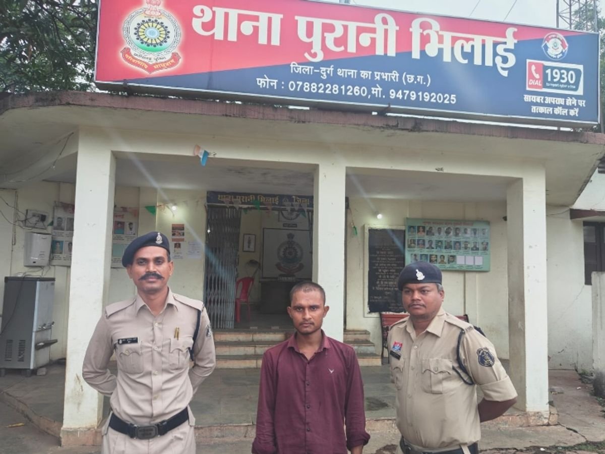 Bhilai : राहगीरों को हथियार दिखाकर डराते आरोपी गिरफ्तार