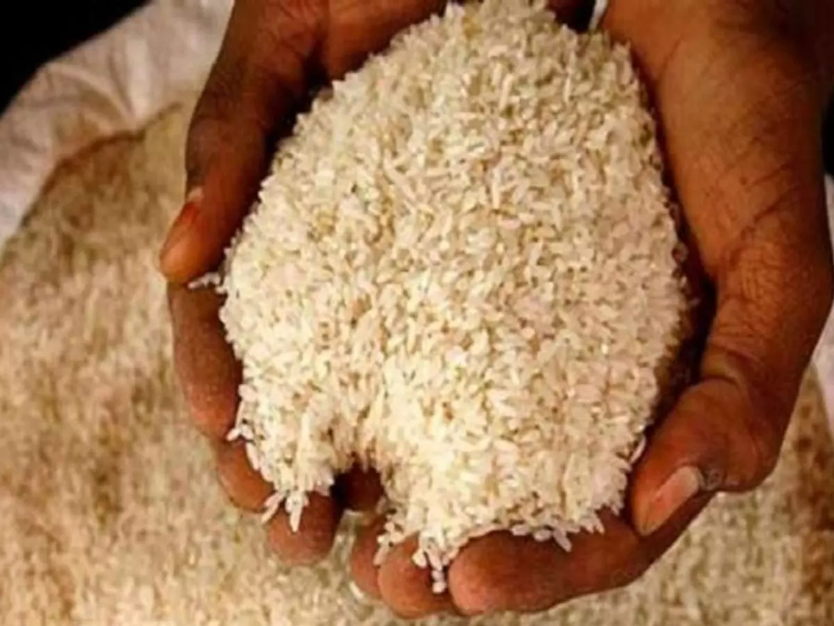 लालपुर में बड़ा राशन घोटाला! अविवाहितों की “कागज़ी शादी” और “फर्जी बच्चे” दिखाकर बनाए गए 12 फर्जी कार्ड