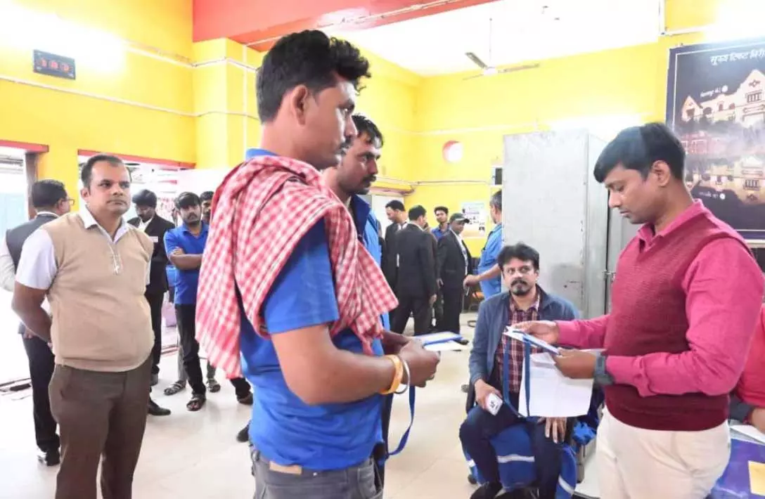 बिलासपुर रेलवे स्टेशन में छापा: 29 अनधिकृत वेंडर पकड़े गए, 80,460 रुपये का जुर्माना