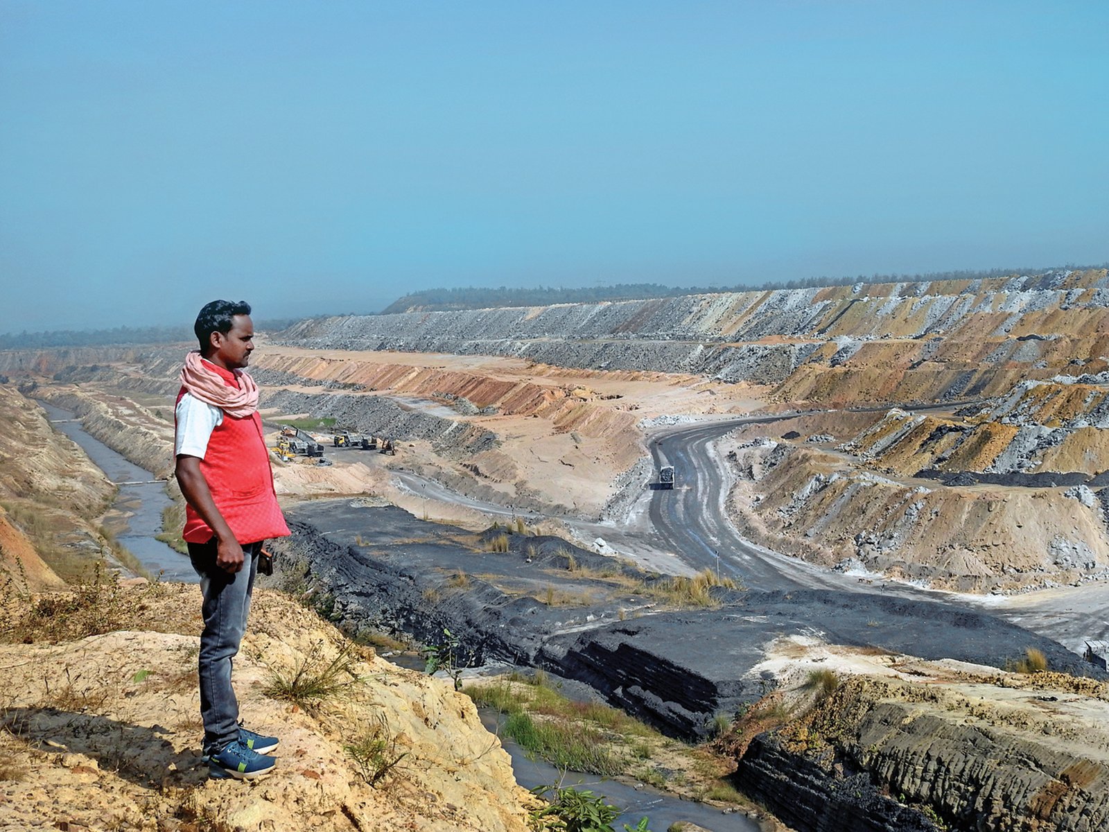 हसदेव अरण्य में कोल माइनिंग को मिली मंजूरी…