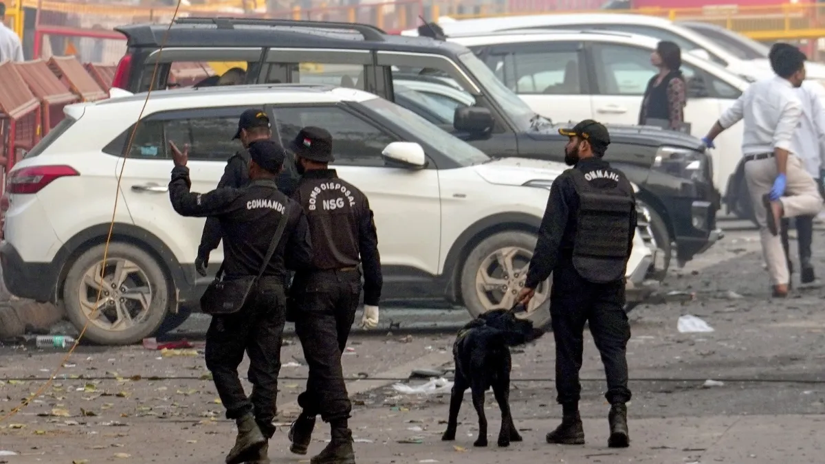 लाल किला मेट्रो स्टेशन विस्फोट: गृह मंत्रालय ने जांच NIA को सौंपी, अमित शाह की हाई लेवल मीटिंग के बाद बड़ा फैसला