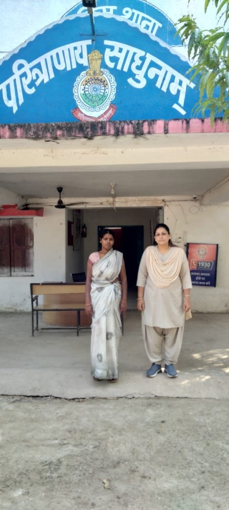 दुर्ग में मामूली विवाद ने ली जान: दातून तोड़ने की बात पर महिला ने अधेड़ को पीट-पीटकर उतारा मौत के घाट, आरोपी गिरफ्तार