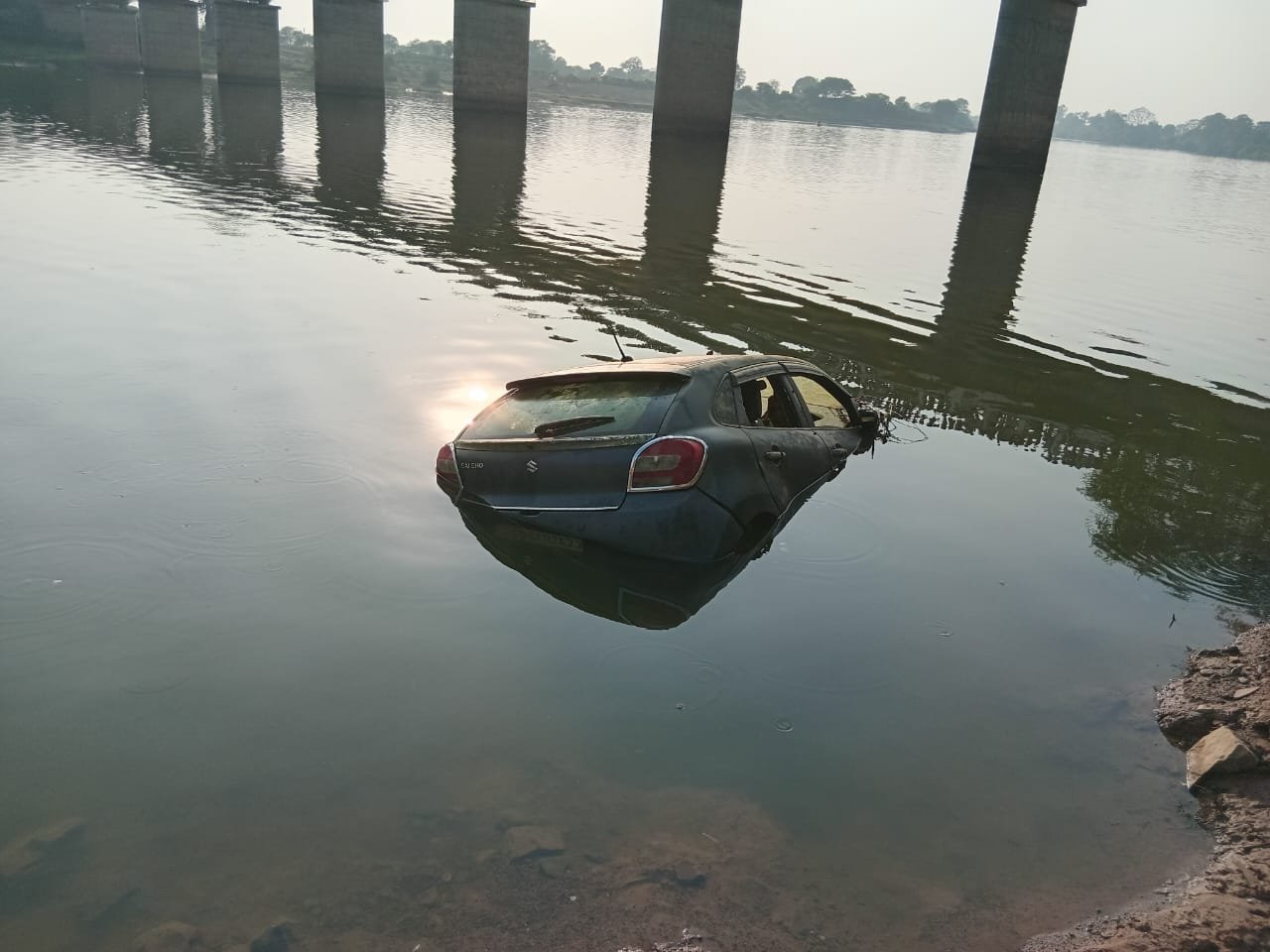 रायपुर: नदी में डूबी कार से युवक का शव बरामद, ढाई माह से था लापता