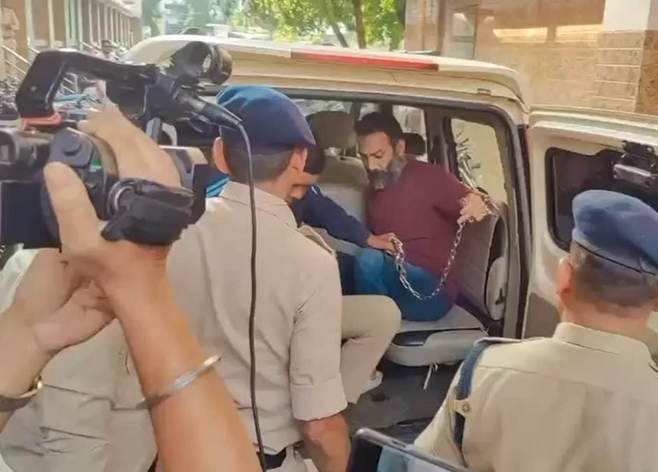 Raipur : कुख्यात सूदखोर वीरेंद्र तोमर को मिली 4 दिन की पुलिस रिमांड…