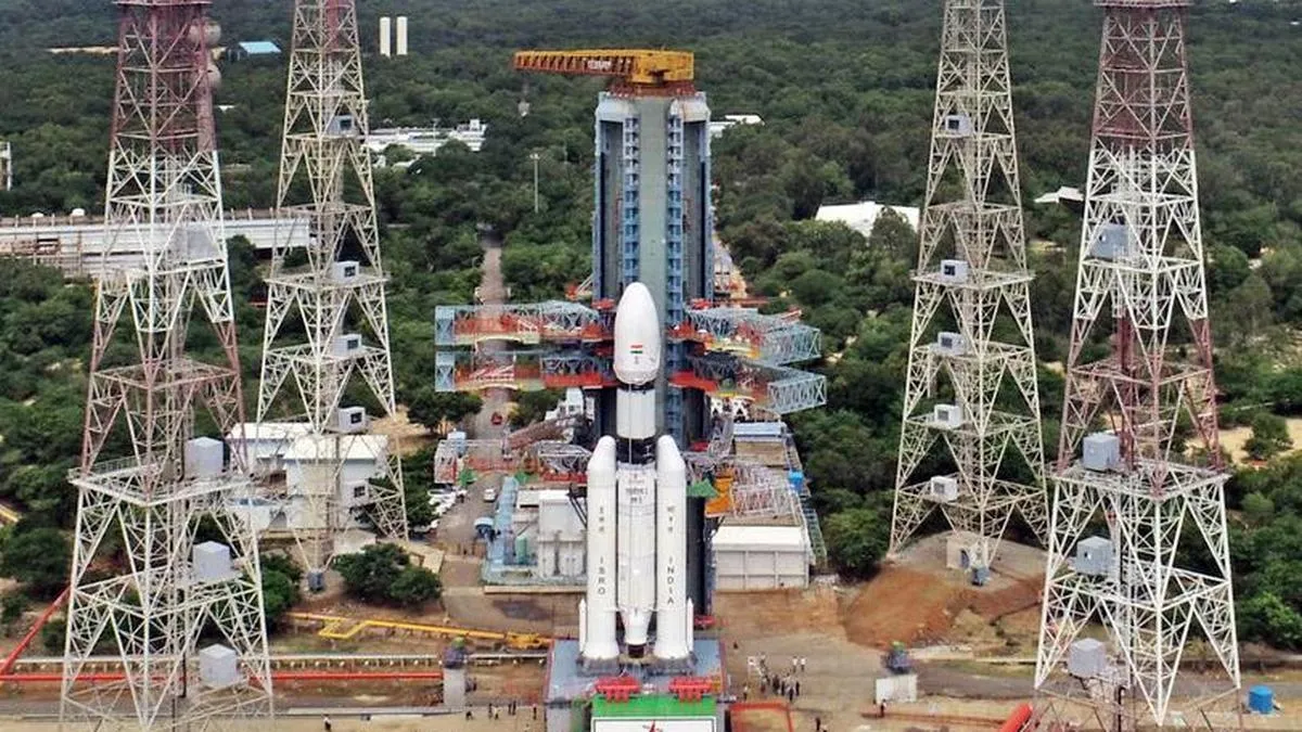 LVM3-M5 रॉकेट लॉन्च: ISRO ने रचा नया इतिहास, ‘बाहुबली’ रॉकेट के साथ भारत के अंतरिक्ष कार्यक्रम में जुड़ा स्वर्णिम अध्याय
