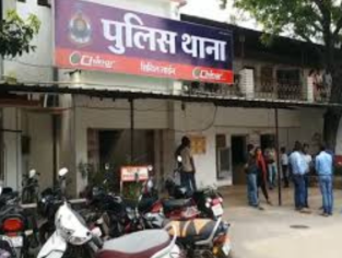 Raipur पंडरी में महिला की दुकान में तोड़फोड़