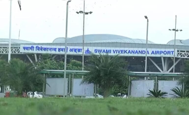 Raipur एयरपोर्ट पर इंडिगो फ्लाइट की इमरजेंसी लैंडिंग, यात्री की मौत