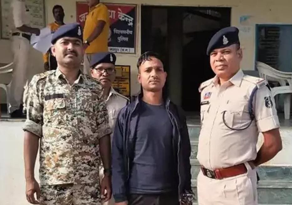 Jashpur: ऑपरेशन शंखनाद में 10 गोवंश बरामद, फरार गौ तस्कर इमरोज़ अंसारी गिरफ्तार