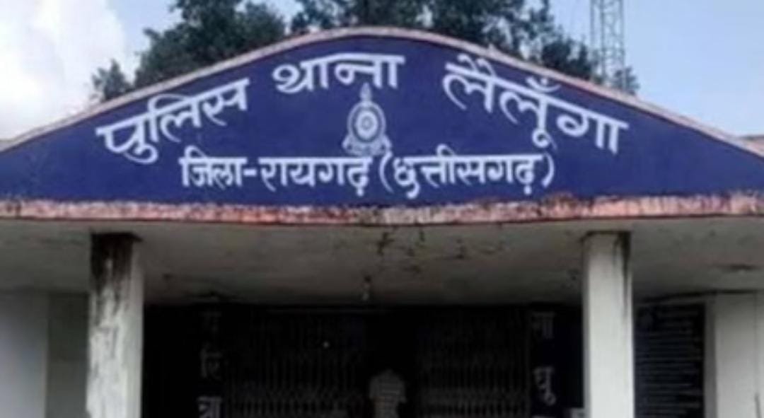 Raigarh: रुपयों का थैला हाथ से छिनकर फरार हुए बदमाश, बैंक से 70 हजार निकालकर लाया था शख्स