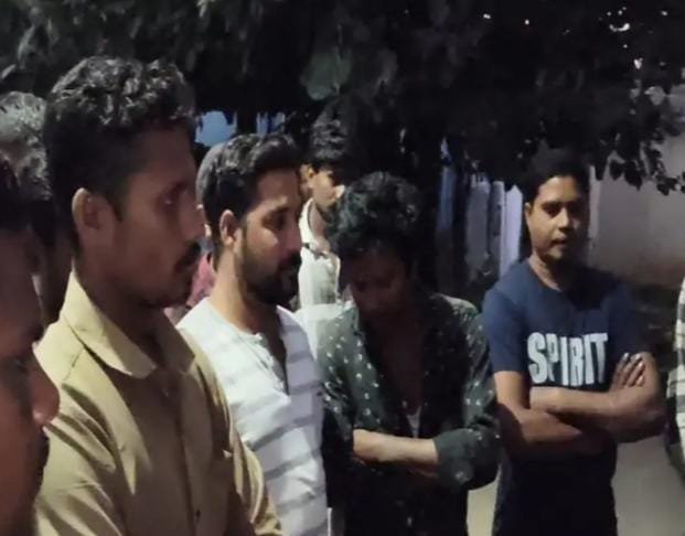 Durg में करंट लगने से मजदूर की मौत, परिवार के विरोध के बाद कंपनी ने दी 5 लाख मुआवजा