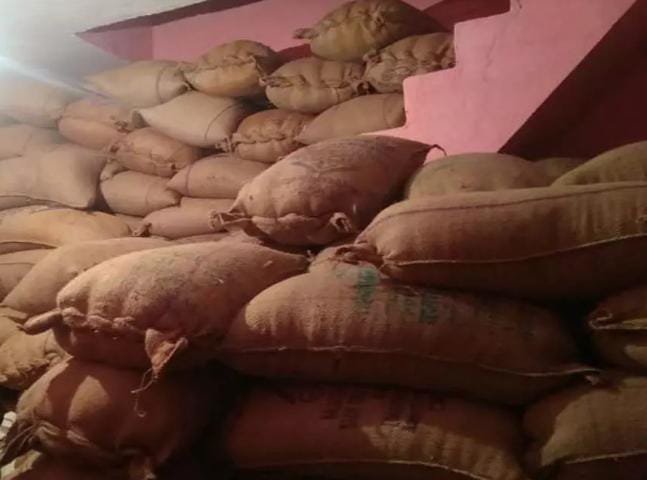 Surajpur में अवैध धान भंडारण का खुलासा