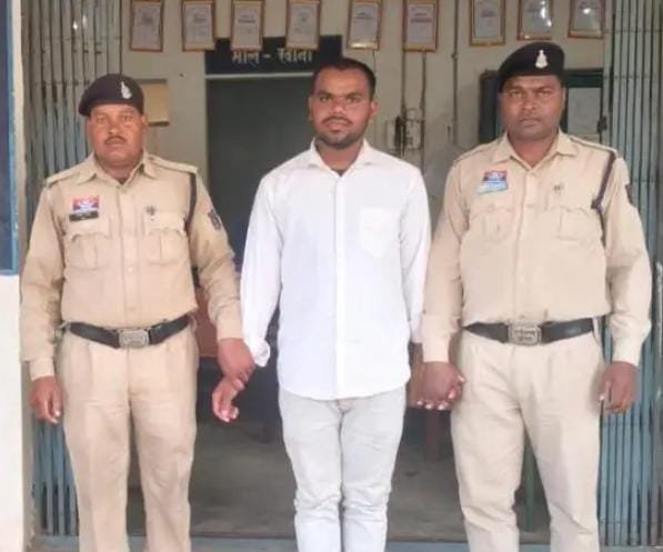 फर्जी RTI एक्टिविस्ट गिरफ्तार : 30 पंचायत सचिवों से वसूली की कोशिश