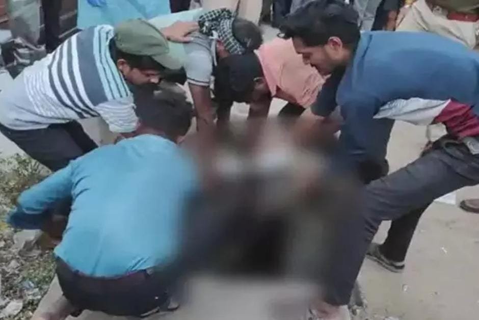 Dhamtari: नाले में युवक का शव मिलने से हड़कंप — पुलिस व फोरेंसिक टीम जांच में जुटी