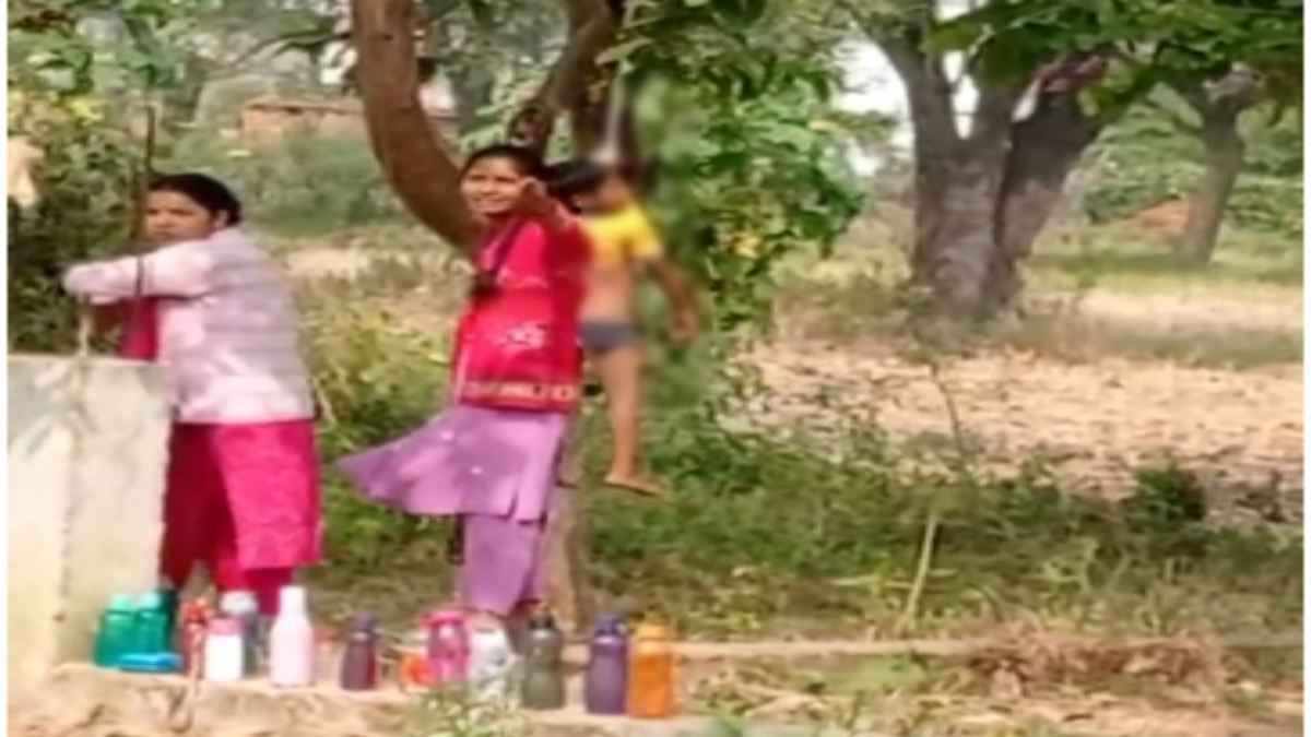 हाईकोर्ट पहुंचा बच्चे को पेड़ से लटकाकर सजा देने का मामला, कोर्ट ने कहा – “बच्चों पर अत्याचार बर्दाश्त नहीं”, शिक्षा सचिव से मांगा जवाब 