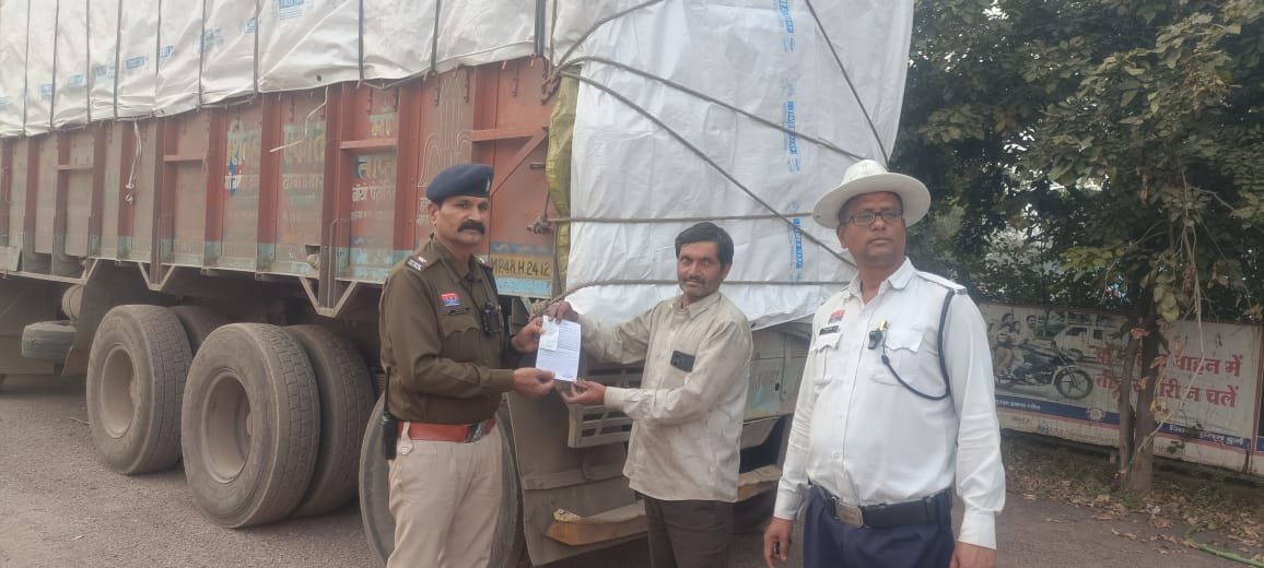 Durg : यातायात पुलिस दुर्ग की त्वरित कार्रवाई और सख्त अभियान