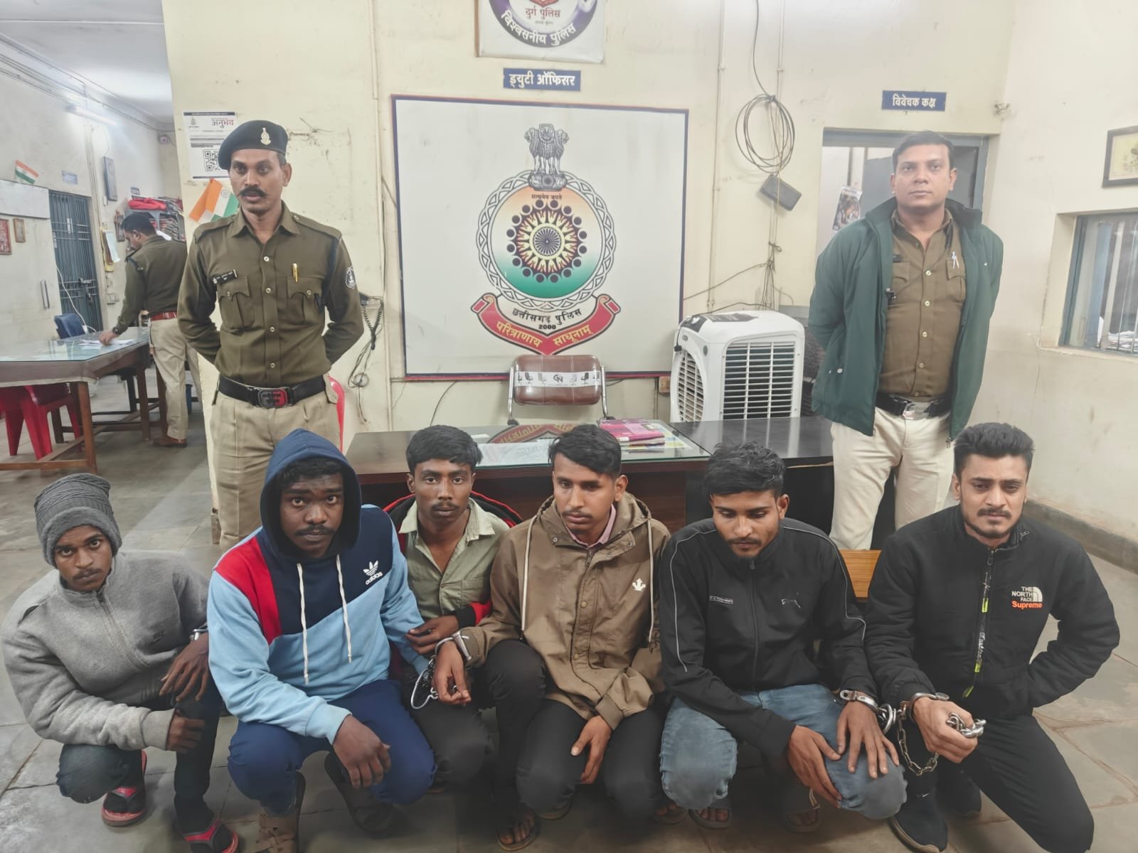 Durg पुलिस की बड़ी कार्रवाई: अवैध नशीली दवाइयों के कारोबार का भंडाफोड़, 6 आरोपी जेल भेजे