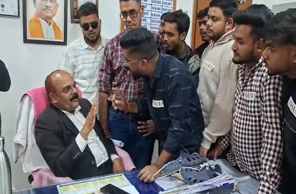 Bhilai : कल्याण कॉलेज में NSUI का हंगामा, विधायक-प्रतिनिधि समेत 7 पर एफआईआर दर्ज
