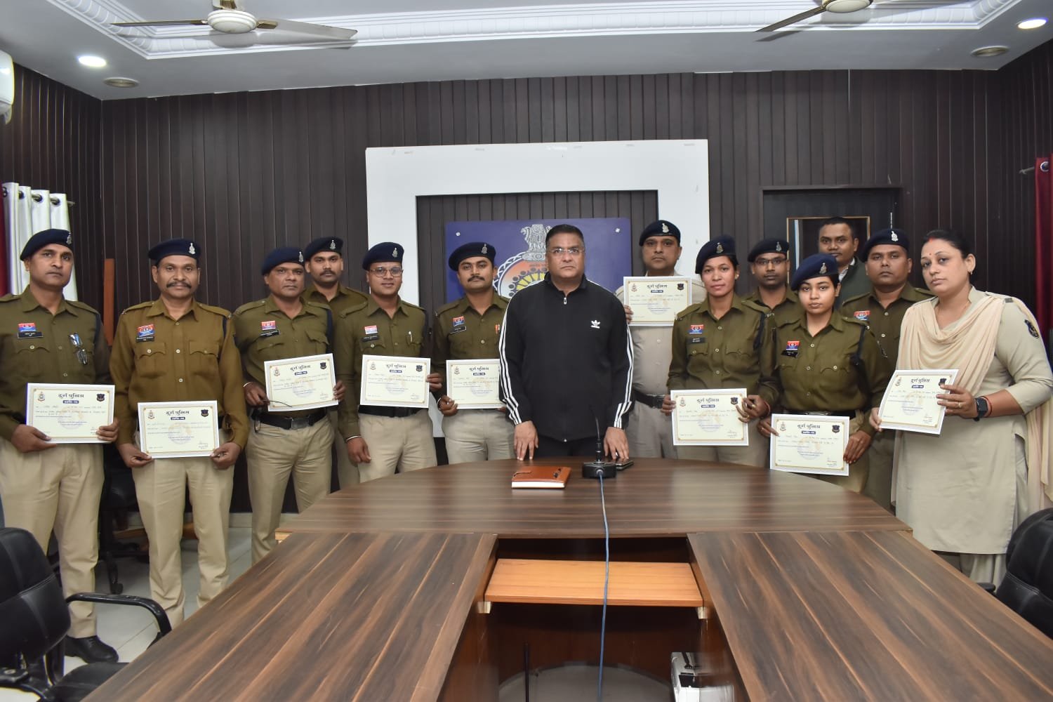 Durg पुलिस ने eDAR/iRAD और साइबर पोर्टल में हासिल किया 100% लक्ष्य, 22 ऑपरेटर सम्मानित