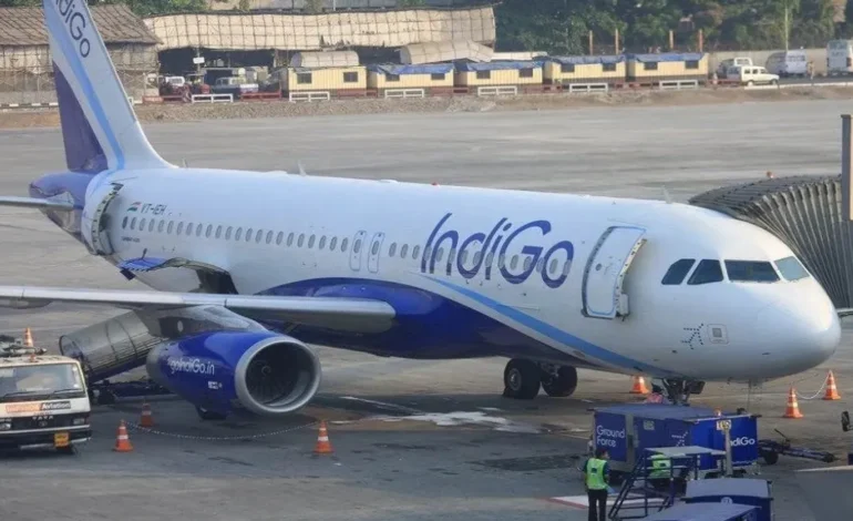 IndiGo की फ्लाइट में बम की धमकी से हड़कंप, कुवैत से दिल्ली आ रहा विमान अहमदाबाद डायवर्ट