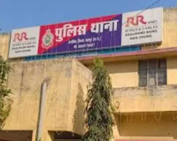 Raipur : किराना दुकानदार से बाप-बेटे ने की मारपीट