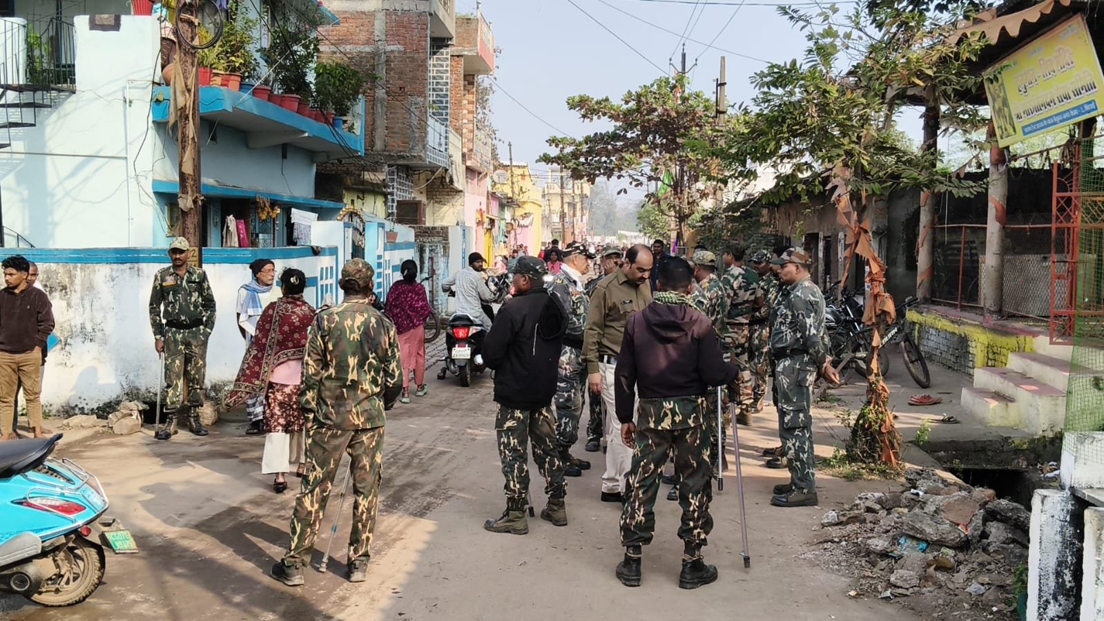 Durg छावनी में Shooter करण साव के घर पर निगम की कार्रवाई,पुलिस बल की मौजूदगी में अतिक्रमण ढहाया गया