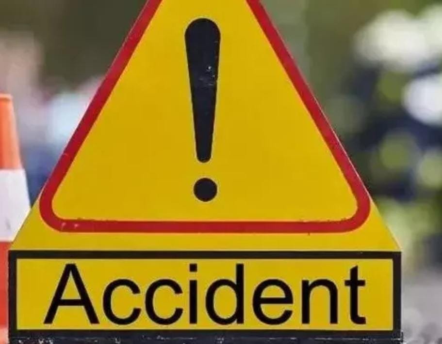 सड़क हादसे में क्रिकेटर की मौत, दो साथी खिलाड़ी गंभीर रूप से घायल