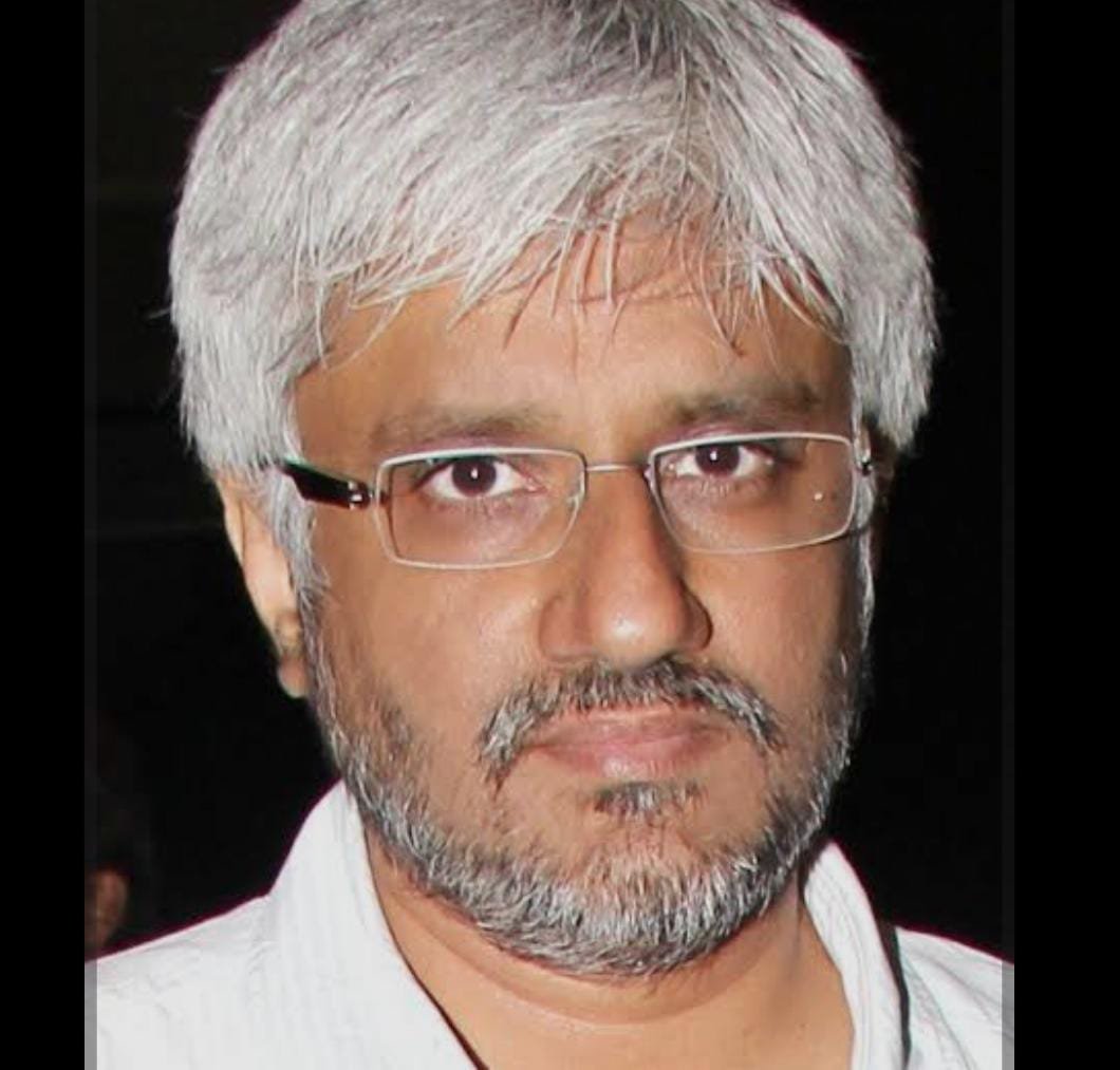 फिल्ममेकर विक्रम भट्ट 30 करोड़ की ठगी के आरोप में गिरफ्तार, पत्नी के साथ लिए गए हिरासत में