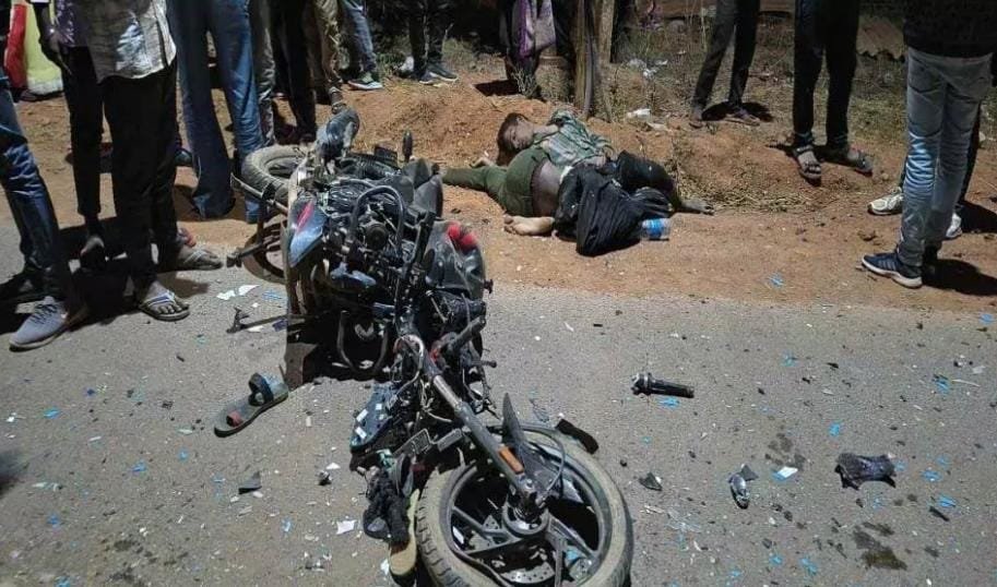 Balrampur: तेज रफ्तार बस ने बाइक सवार युवकों को कुचला, दो की मौके पर मौत