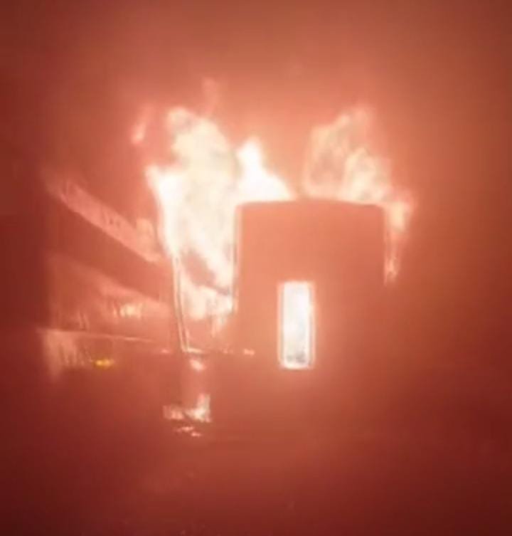 मथुरा में भीषण सड़क हादसा, 7 बसें और 3 कारें आपस में टकराईं,कोहरे ने ली 4 लोगों की जान, 66 से ज्यादा घायल