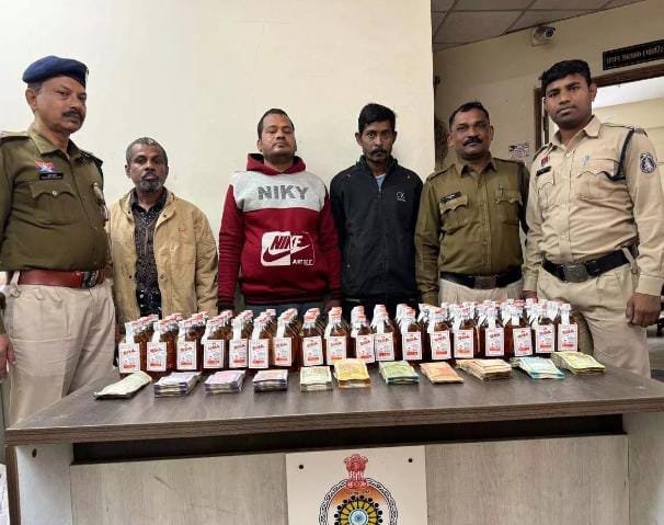 Raipur: गांधी नगर में अवैध शराब और सट्टा संचालन पर बड़ी कार्रवाई