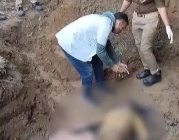 गोरखपुर में दिल दहला देने वाली वारदात: पत्नी की हत्या कर शव छह फीट गहरे गड्ढे में दफनाया