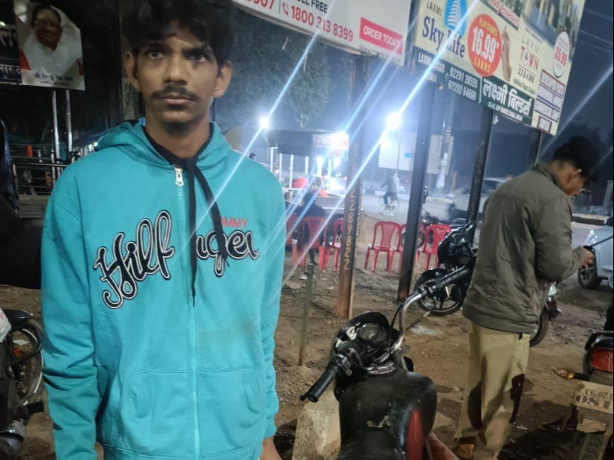 Durg : चोरी की बाइक पर फर्जी नंबर प्लेट लगाकर घूम रहा युवक पकड़ा