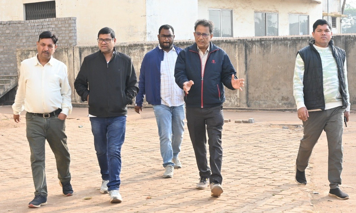 स्वच्छ एवं सुंदर भिलाई के लिए निगम आयुक्त का सघन निरीक्षण