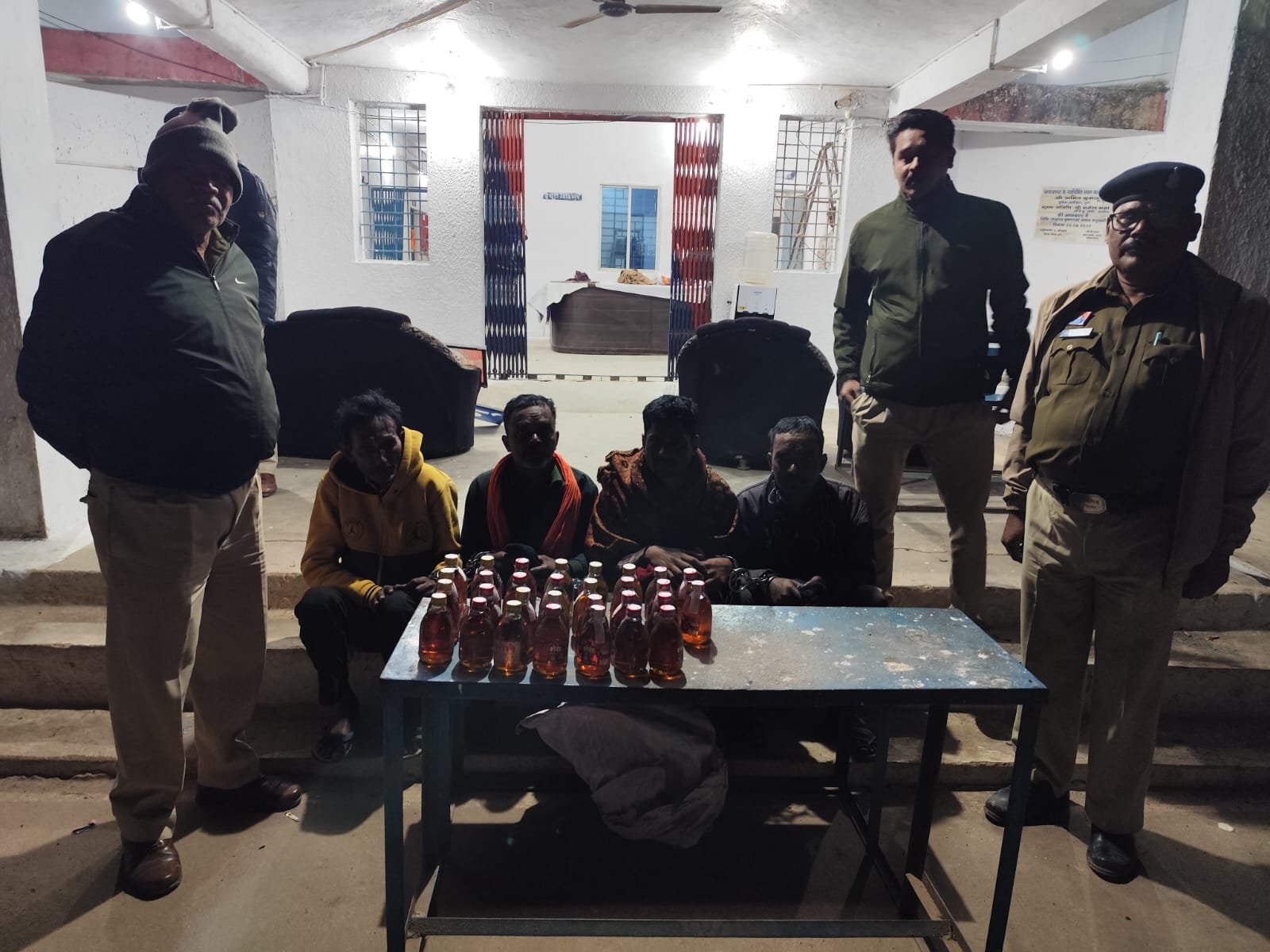 ऑपरेशन विश्वास के तहत धमधा पुलिस की बड़ी कार्रवाई, 4 आरोपी गिरफ्तार