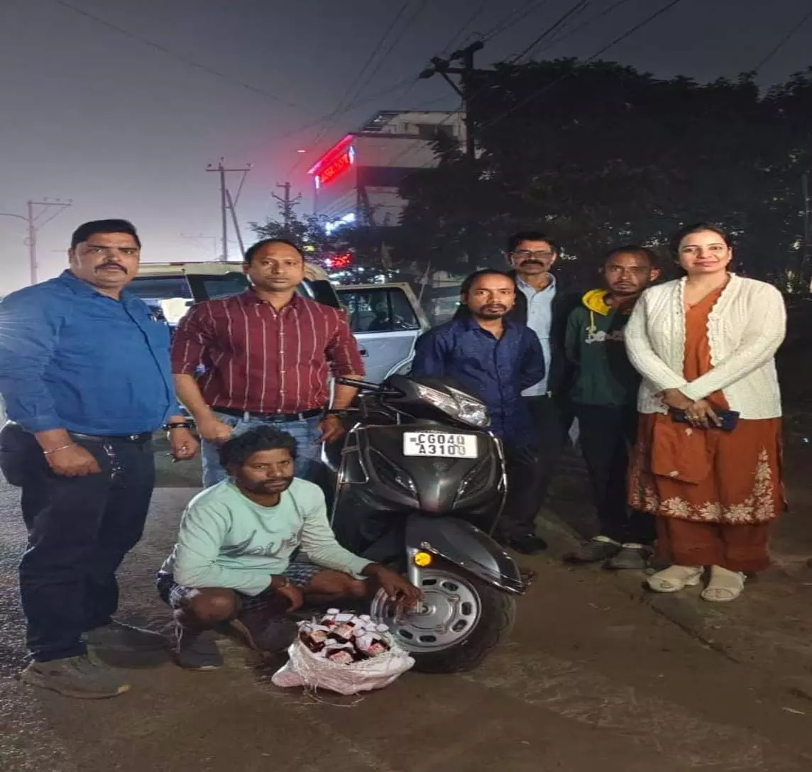 आबकारी विभाग की बड़ी कार्रवाई, एक्टिवा पर ‘देशी मसाला’ ढो रहा तस्कर गिरफ्तार